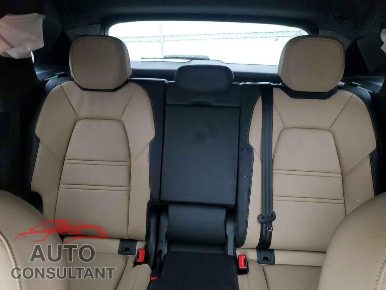 PORSCHE CAYENNE 2024 - WP1AA2AY6RDA10568