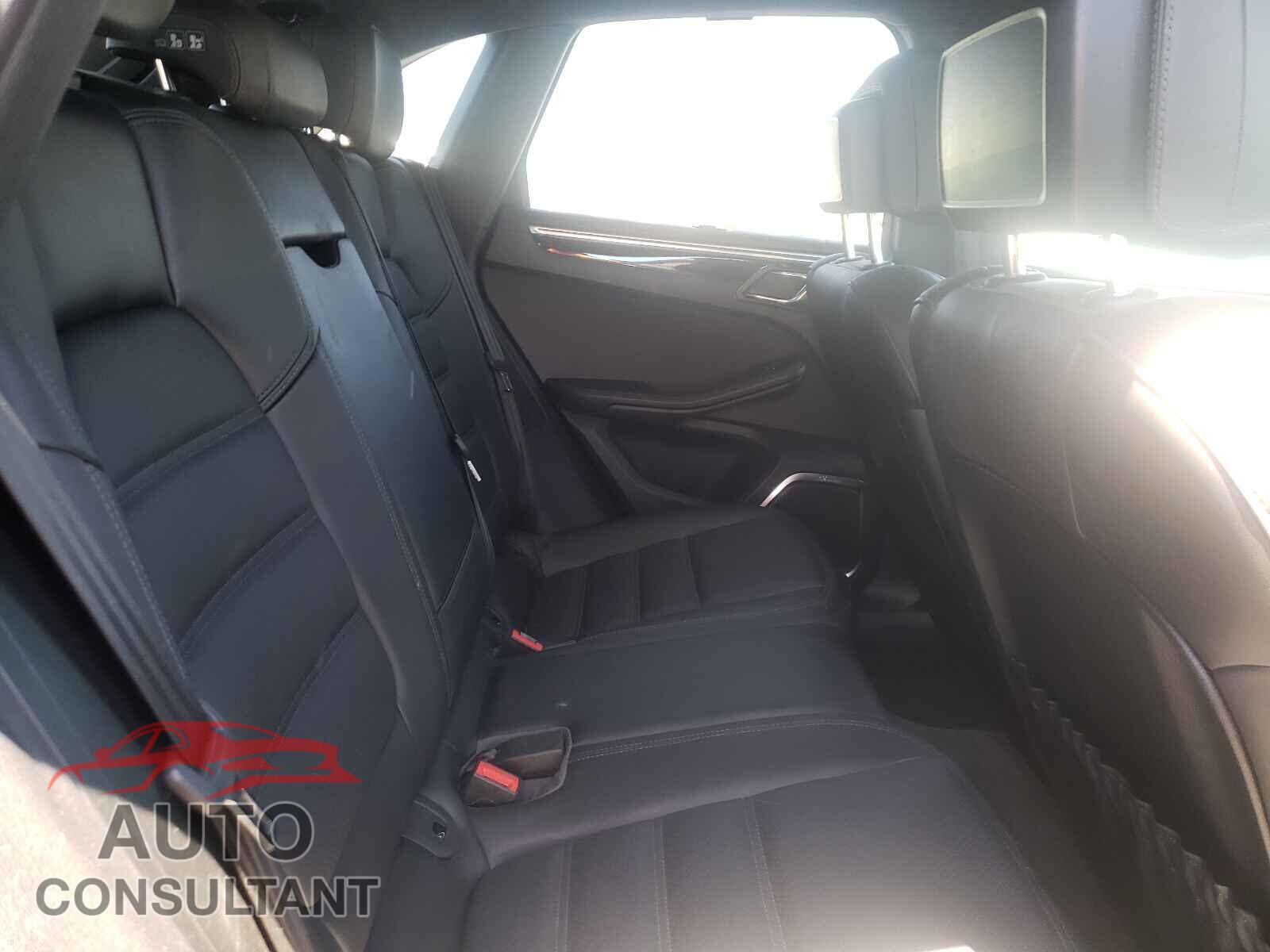 PORSCHE MACAN 2017 - WP1AF2A58HLB60340