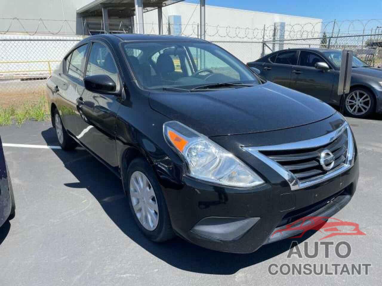 NISSAN VERSA 2018 - 3N1CN7AP1JL875582