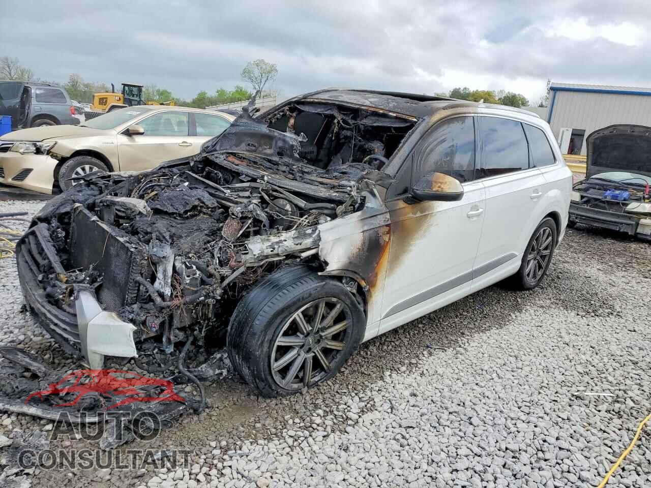 AUDI Q7 2018 - WA1VAAF76JD021663