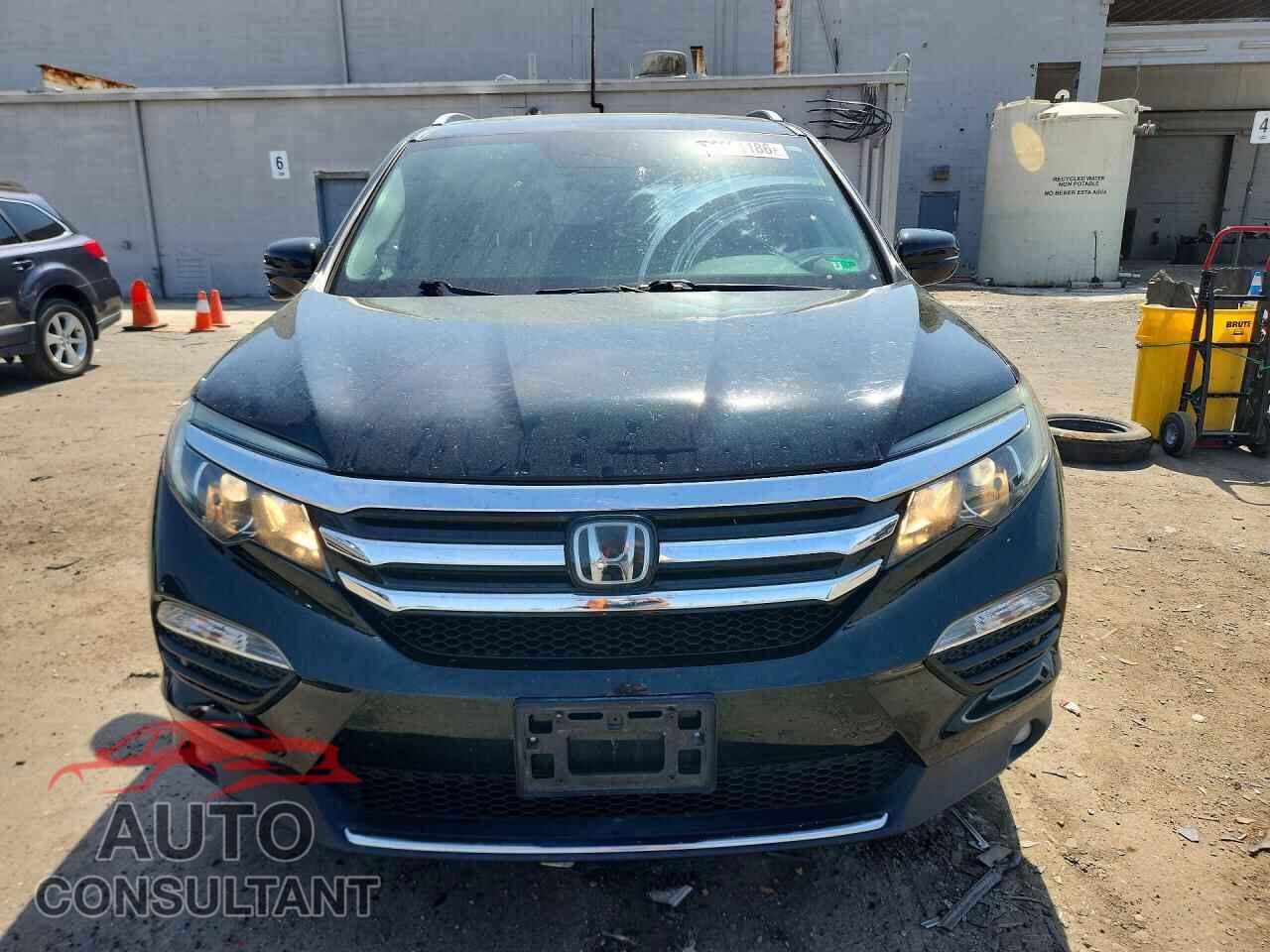 HONDA PILOT 2018 - 5FNYF6H96JB021235