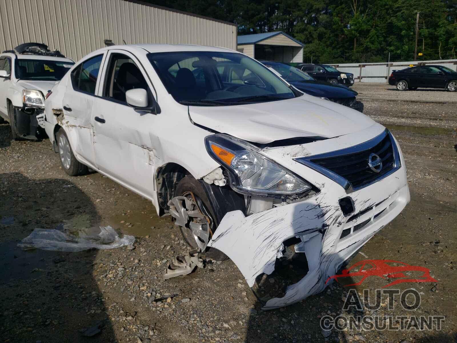 NISSAN VERSA 2018 - 3N1CN7AP7JL827259