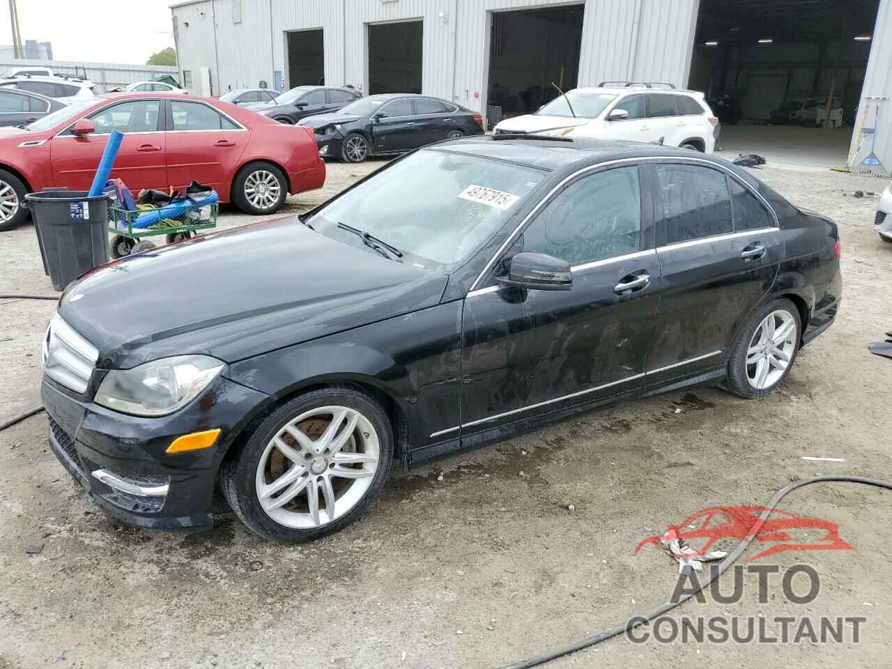 MERCEDES-BENZ C-CLASS 2013 - WDDGF4HB0DR257225