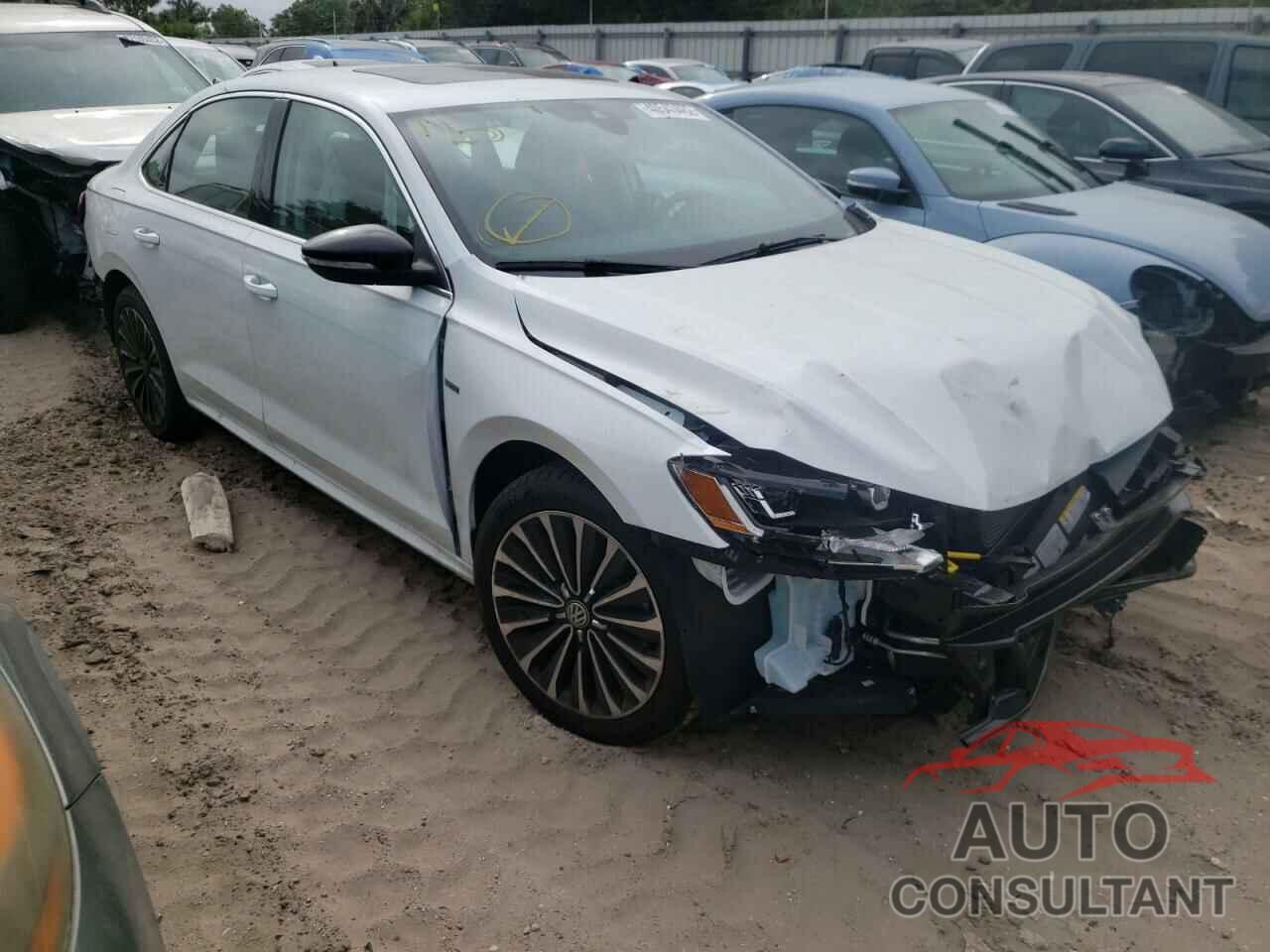 VOLKSWAGEN PASSAT 2022 - 1VWBA7A36NC009800