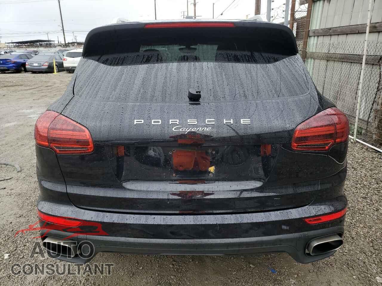 PORSCHE CAYENNE 2016 - WP1AA2A22GKA08871