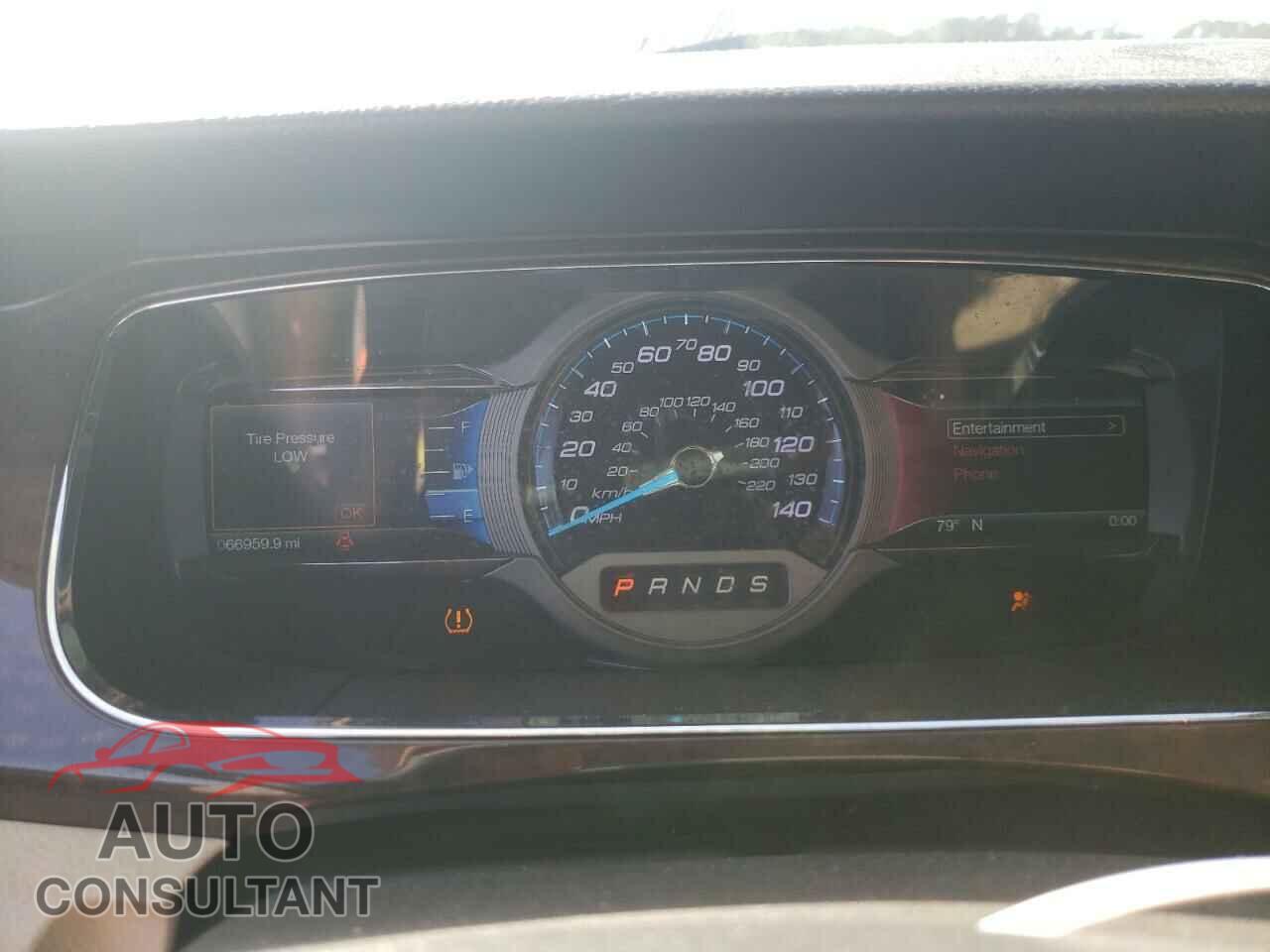 FORD TAURUS 2018 - 1FAHP2F83JG126276