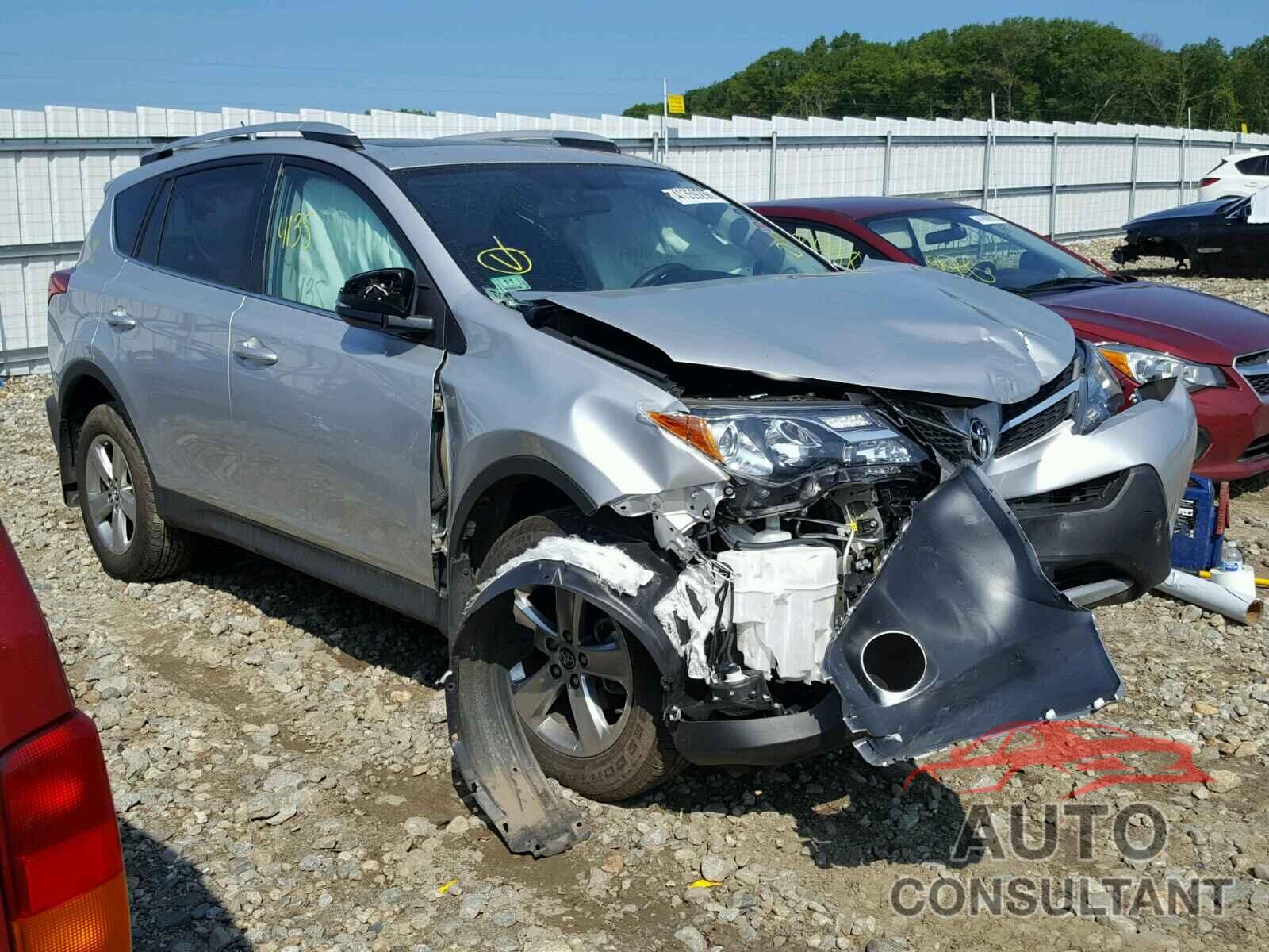 TOYOTA RAV4 XLE 2015 - 2T3RFREV9FW404725