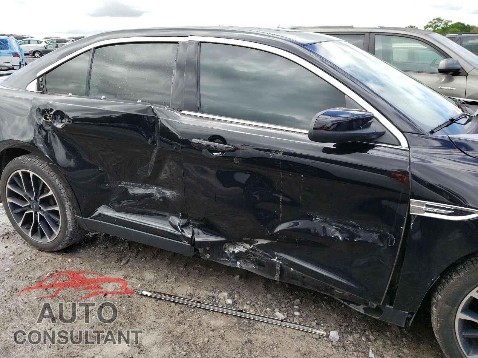 FORD TAURUS 2018 - 1FAHP2E8XJG105409