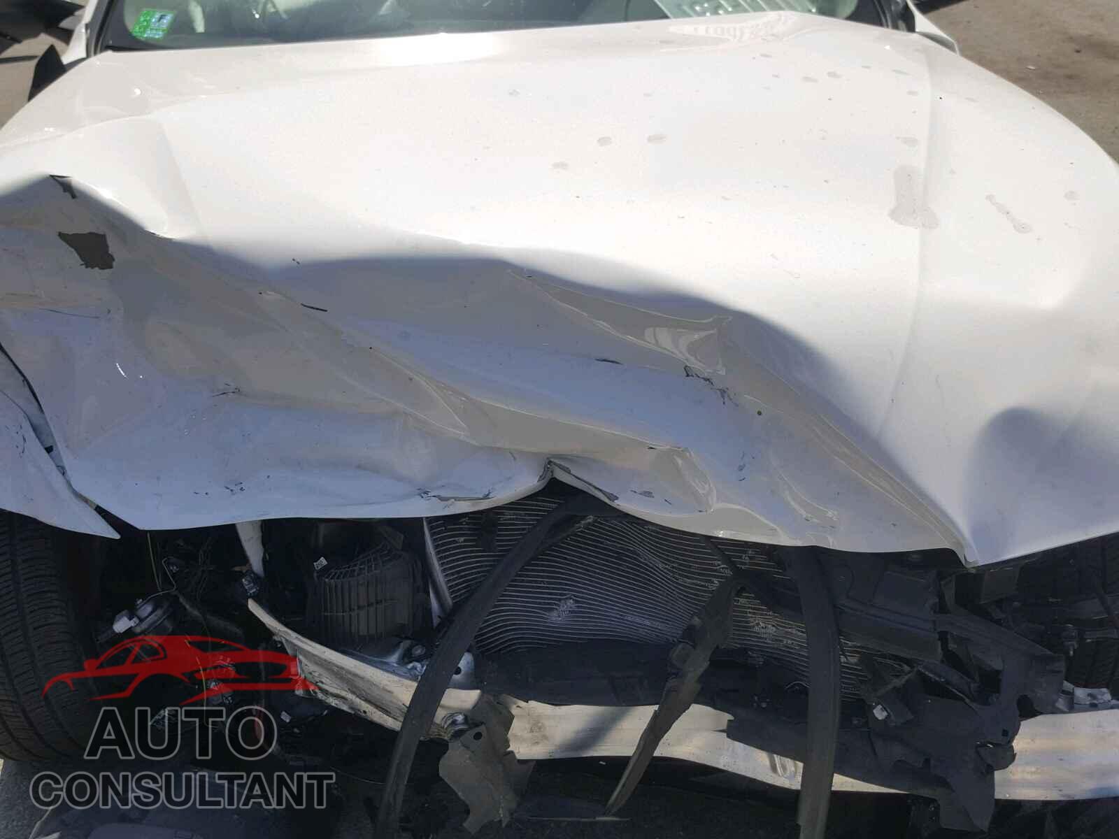 BMW 3 SERIES 2016 - WBA8E1G51GNT99572