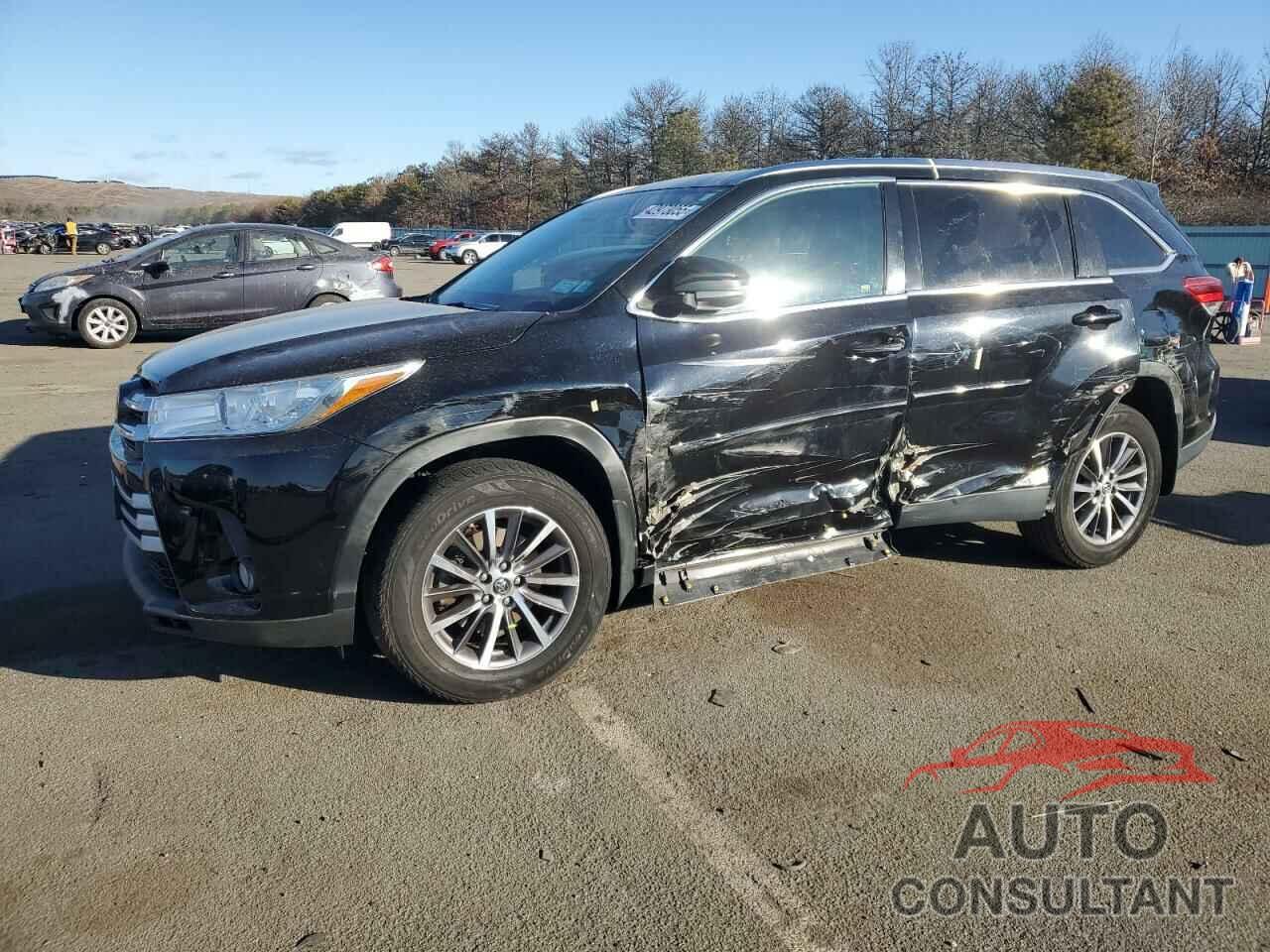 TOYOTA HIGHLANDER 2019 - 5TDJZRFH7KS714509