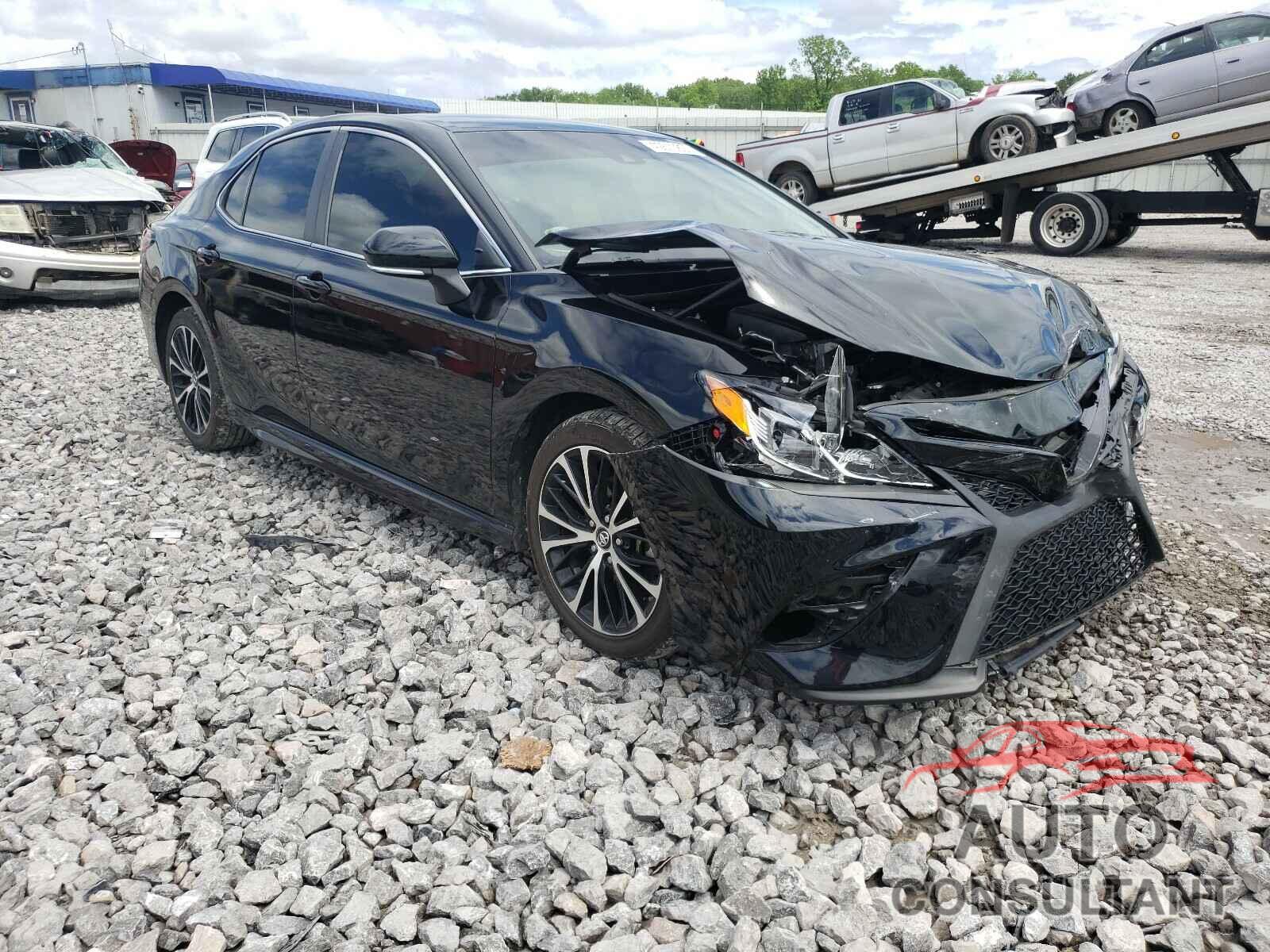TOYOTA CAMRY 2018 - 4T1B11HK2JU594436