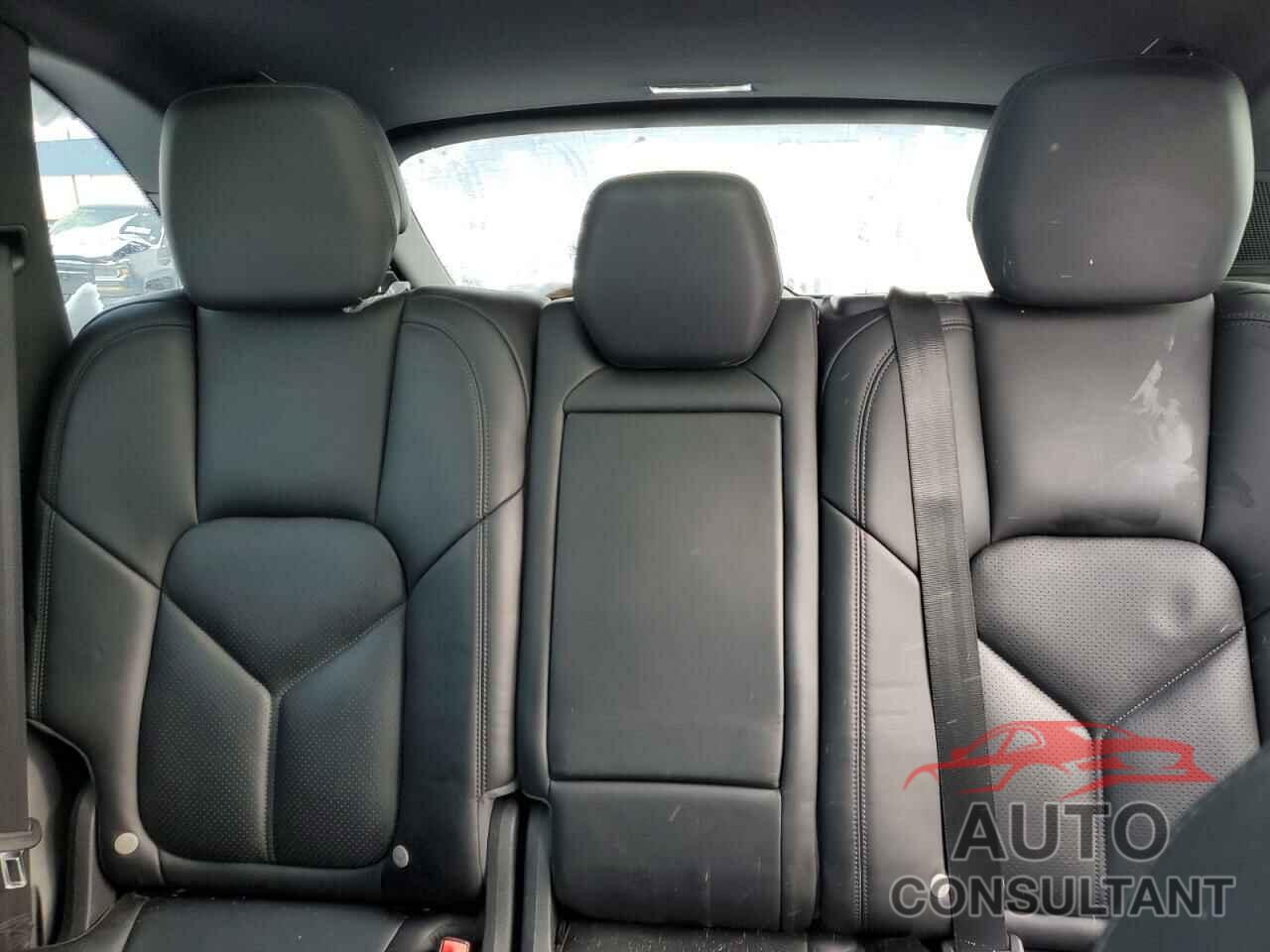 PORSCHE CAYENNE 2016 - WP1AA2A20GLA02447