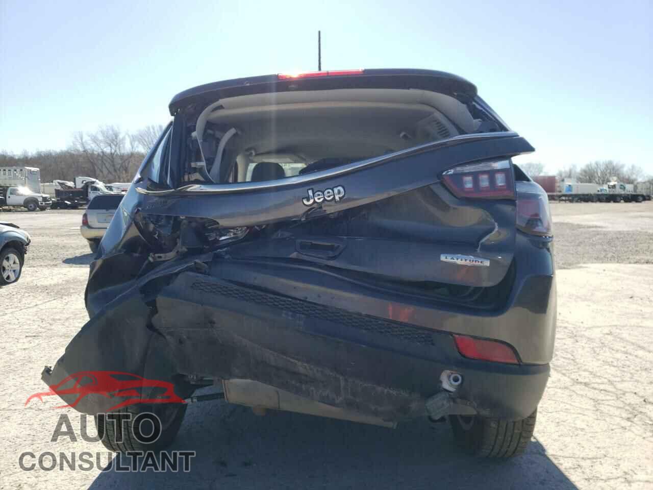 JEEP COMPASS 2018 - 3C4NJDBB8JT112087