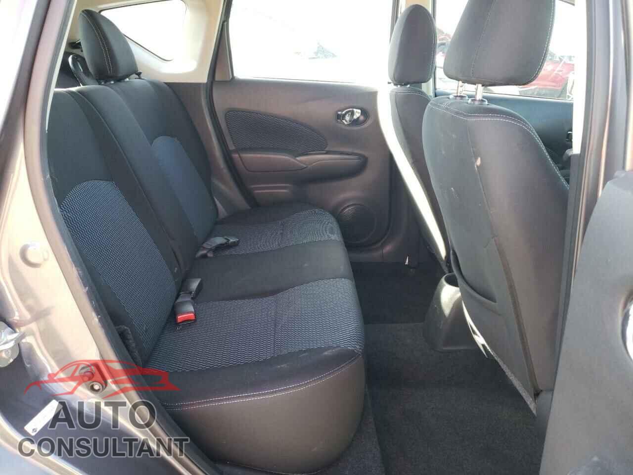 NISSAN VERSA 2018 - 3N1CE2CP3JL355822