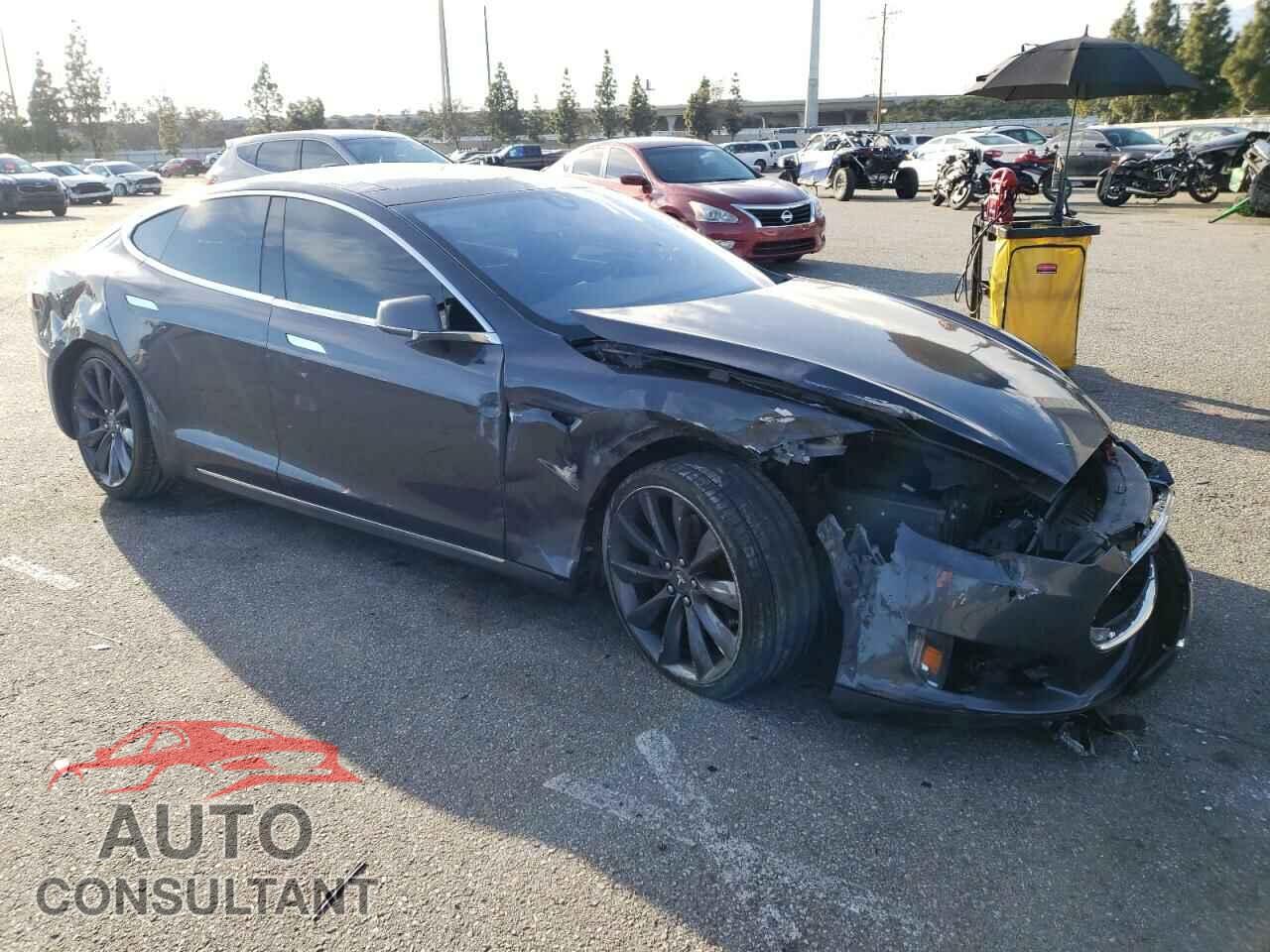 TESLA MODEL S 2015 - 5YJSA1S22FF084780
