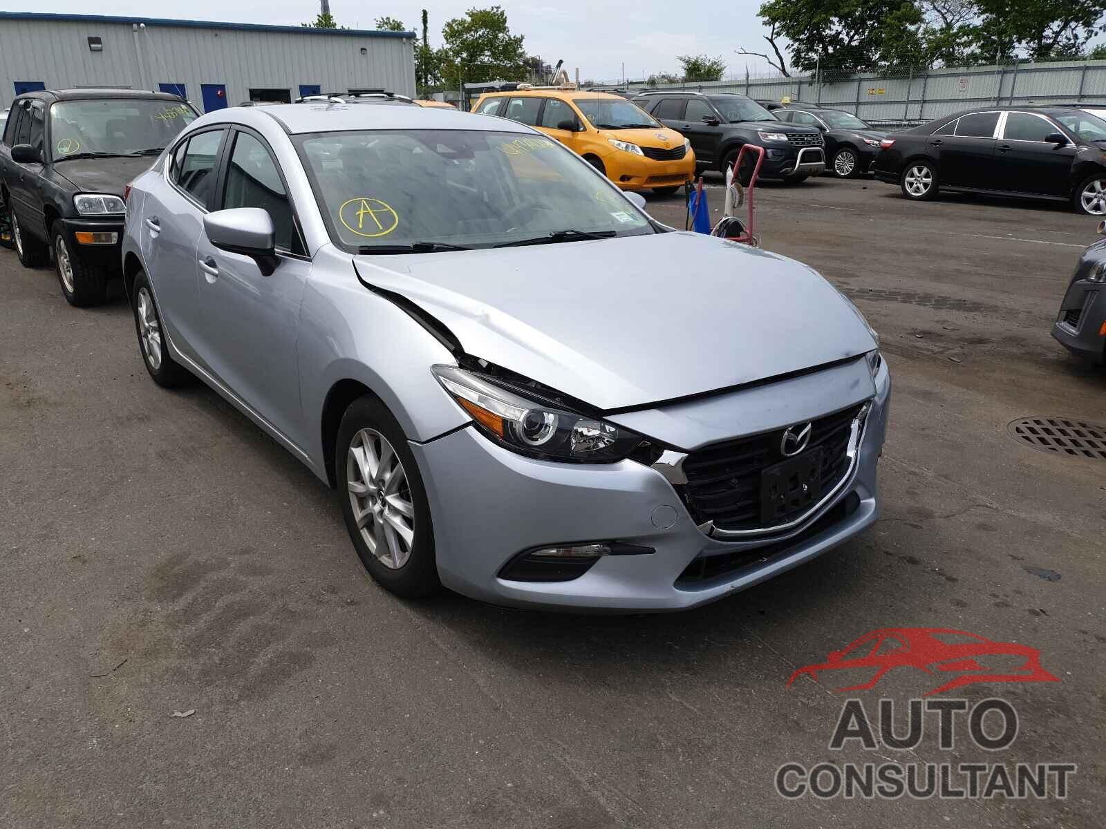 MAZDA 3 2018 - 3MZBN1U79JM179156