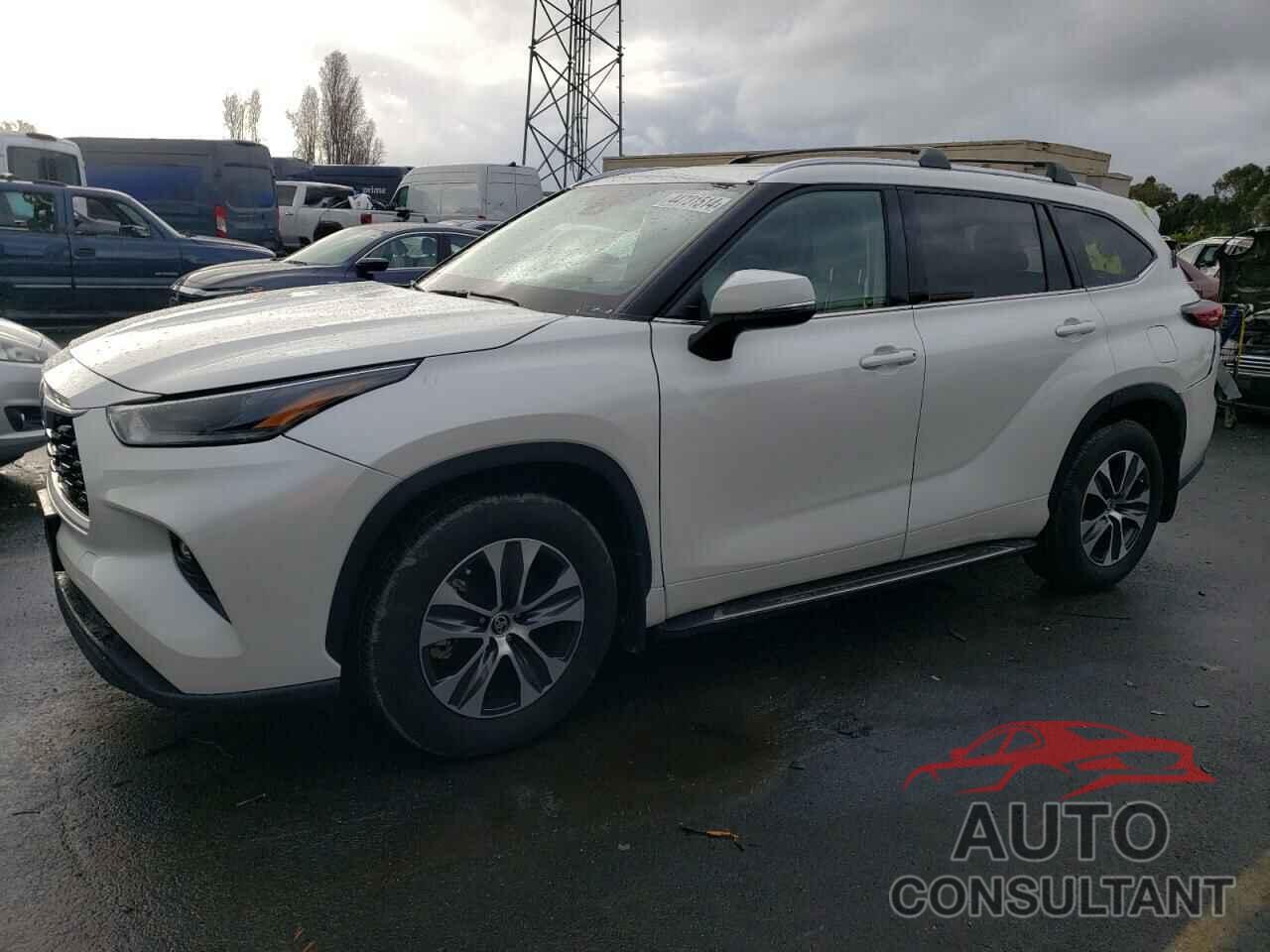 TOYOTA HIGHLANDER 2021 - 5TDHZRBHXMS529247