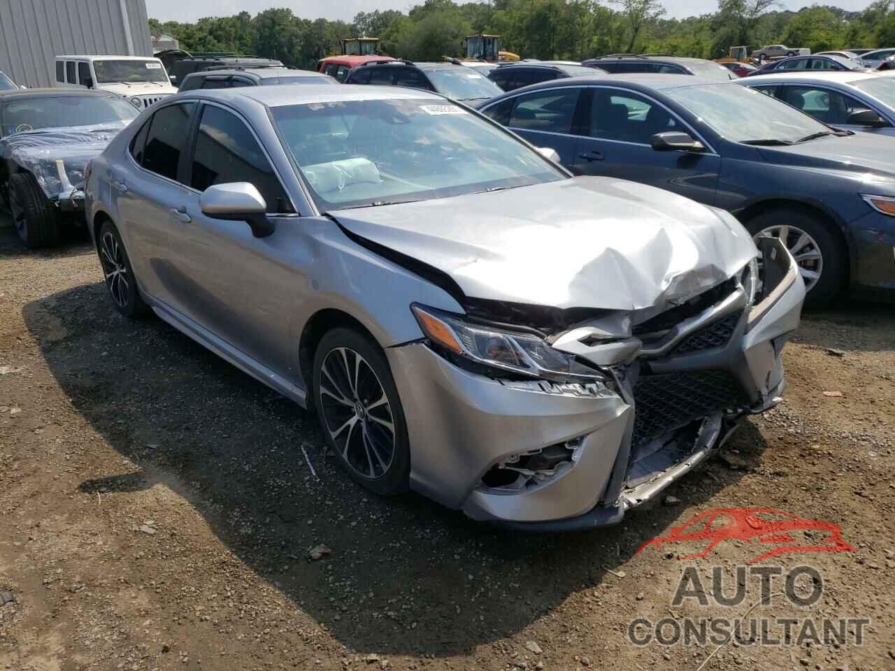 TOYOTA CAMRY 2018 - 4T1B11HK5JU158261