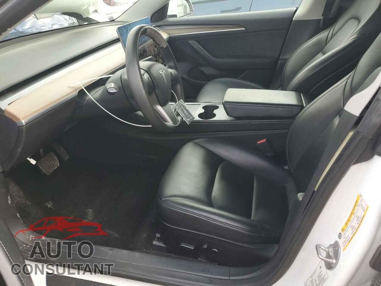 TESLA MODEL 3 2021 - 5YJ3E1EA5MF100740
