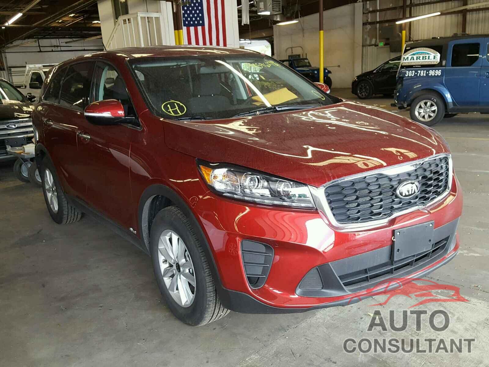 KIA SORENTO LX 2019 - 5XYPGDA5XKG470481