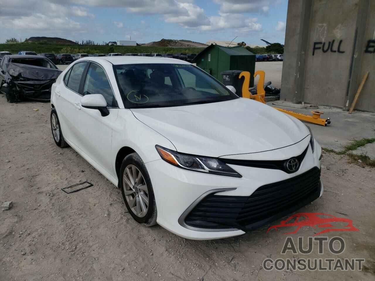 TOYOTA CAMRY 2021 - 4T1C11AK6MU464517