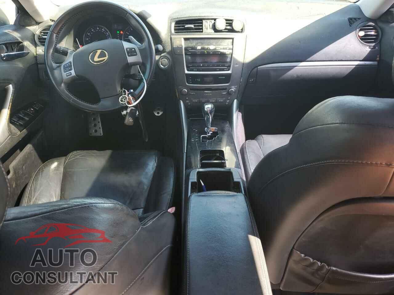 LEXUS IS 2011 - JTHBF5C23B5138850