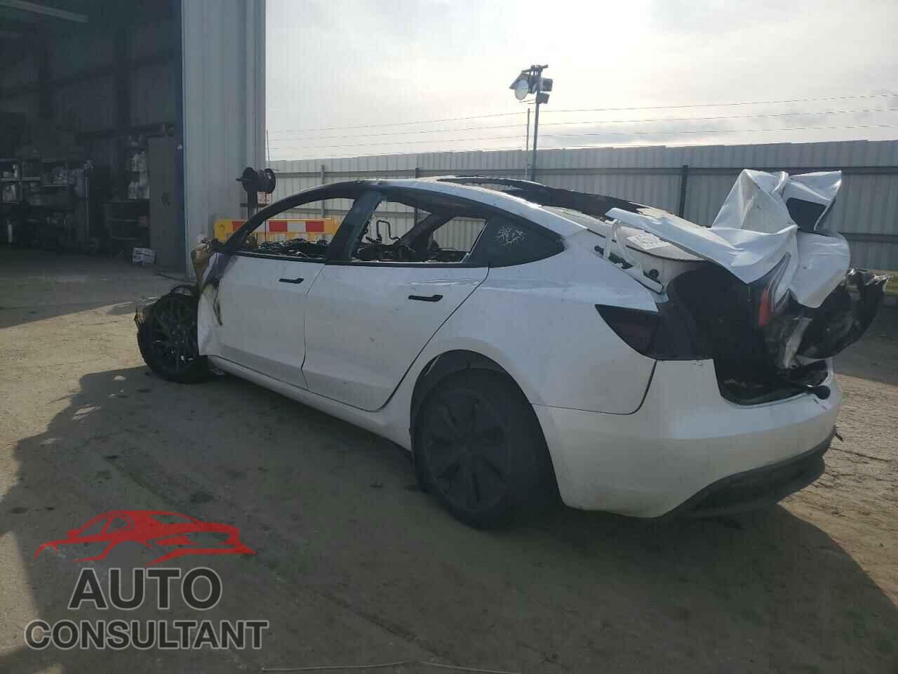 TESLA MODEL 3 2024 - 5YJ3E1EA9RF858023