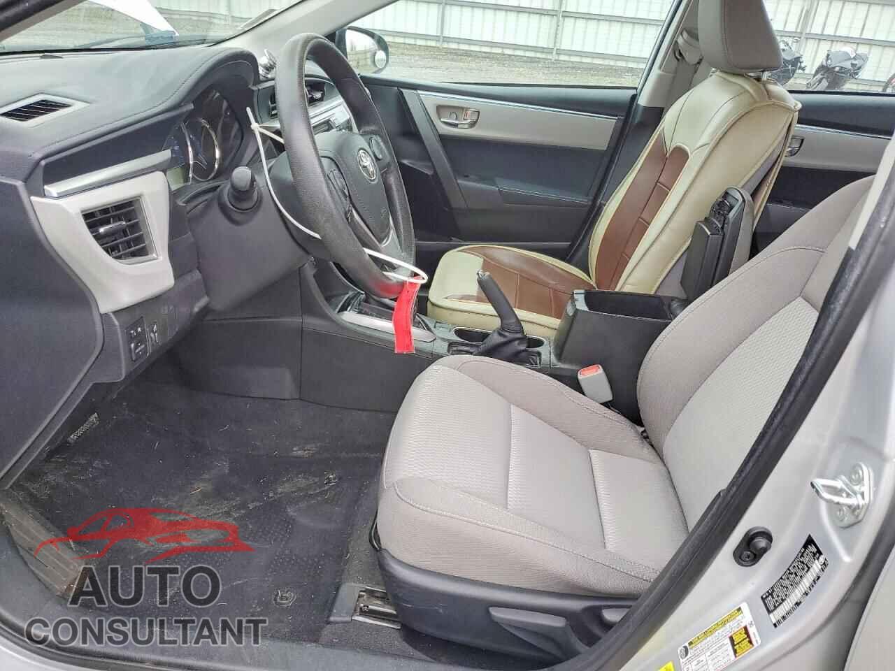 TOYOTA COROLLA 2015 - 5YFBURHE0FP342483