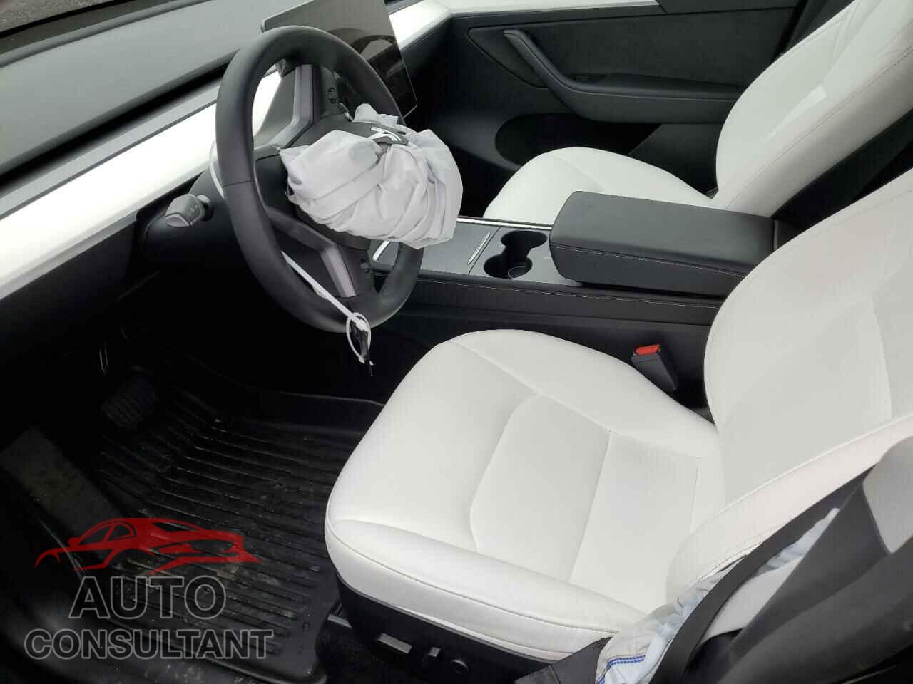TESLA MODEL Y 2024 - 7SAYGDED1RF025136