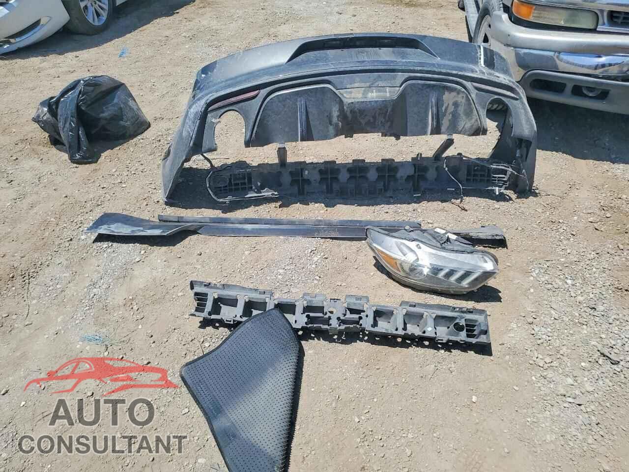 FORD MUSTANG 2015 - 1FATP8UH6F5382026