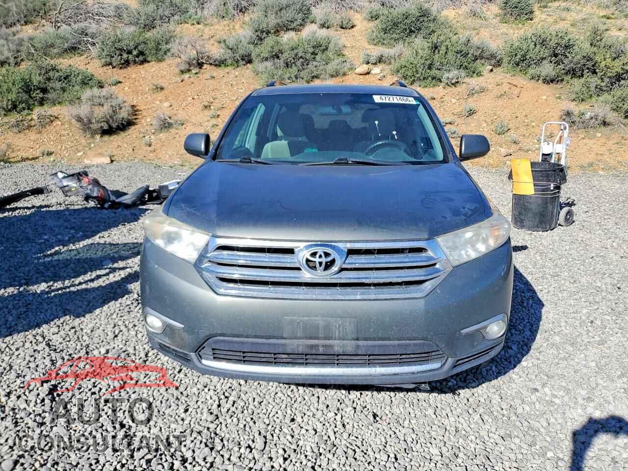 TOYOTA HIGHLANDER 2013 - 5TDBK3EH8DS249958
