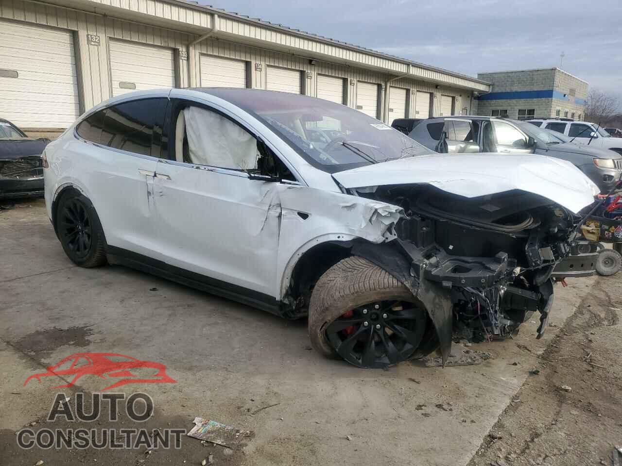 TESLA MODEL X 2017 - 5YJXCBE46HF052811