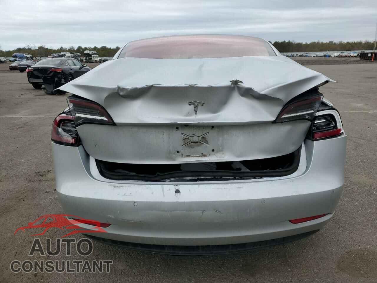 TESLA MODEL 3 2018 - 5YJ3E1EA5JF005199