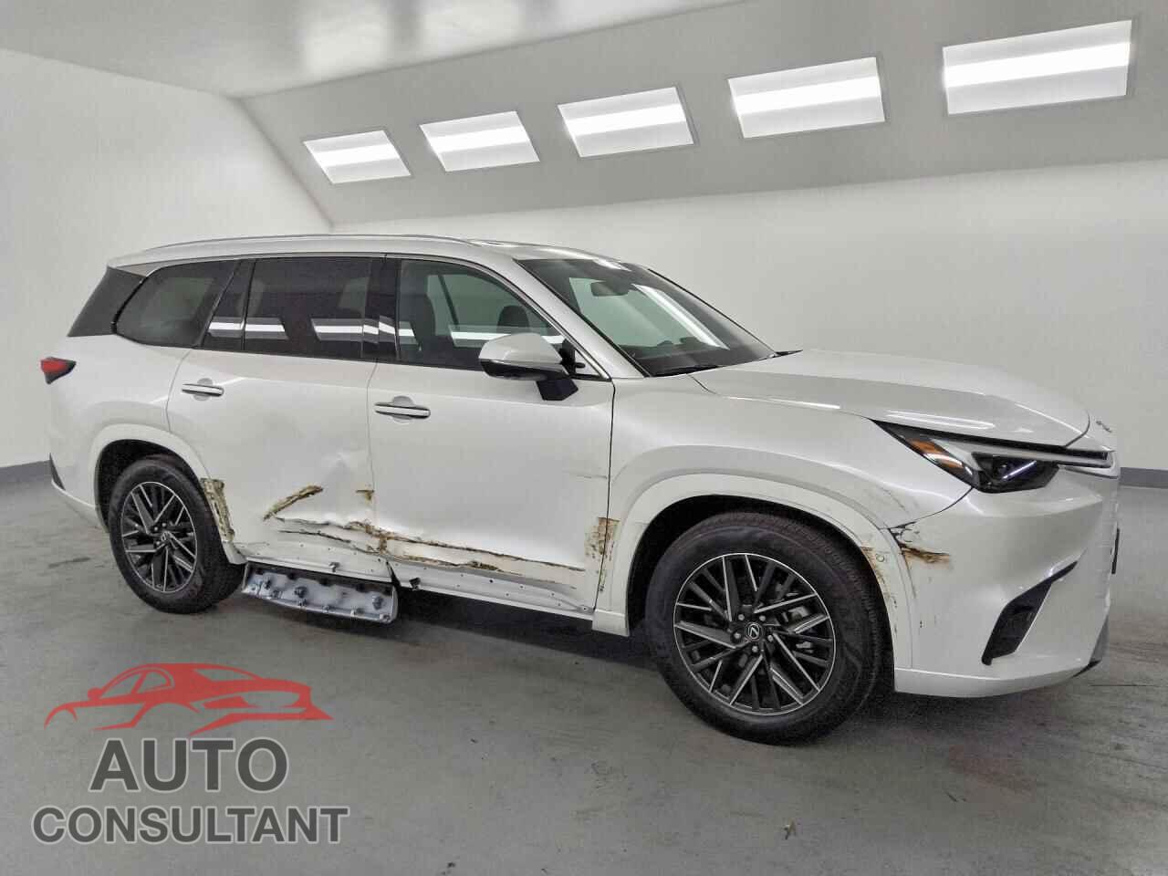 LEXUS UNKNOWN 2025 - 5TDAAAA6XSS017284