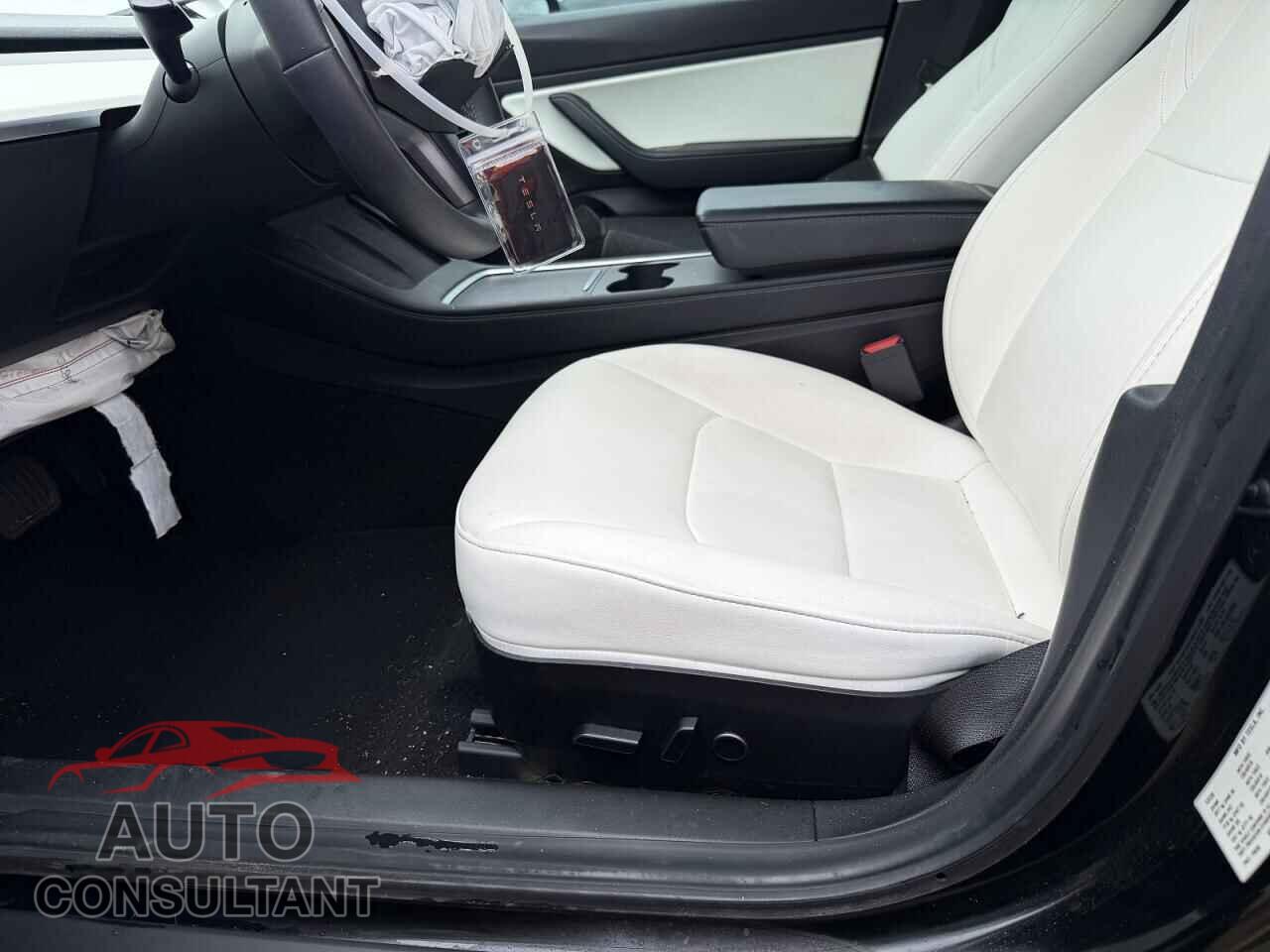 TESLA MODEL 3 2021 - 5YJ3E1EA3MF871150