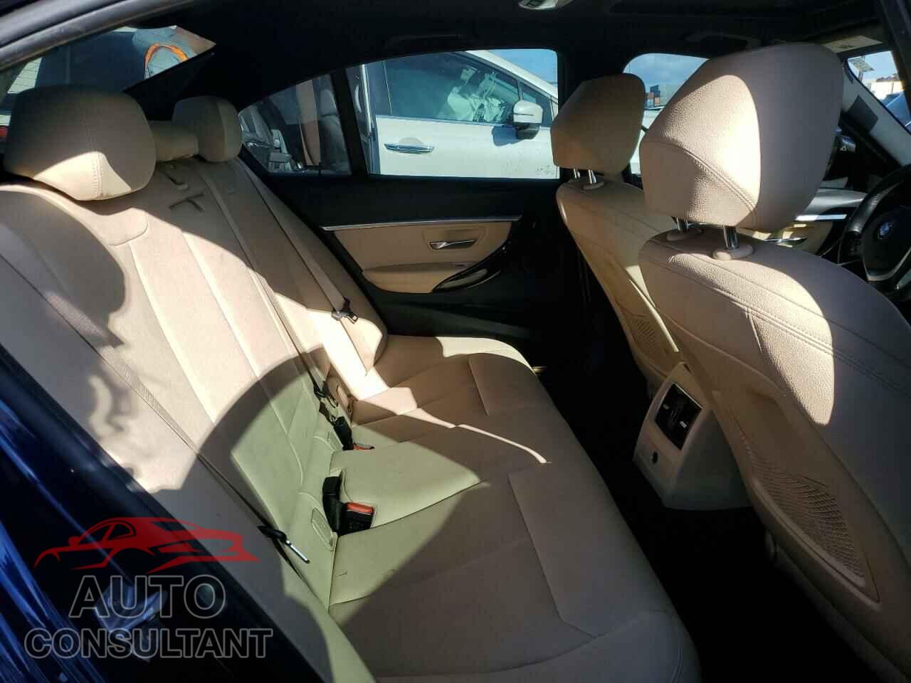 BMW 3 SERIES 2018 - WBA8E1C56JA178313