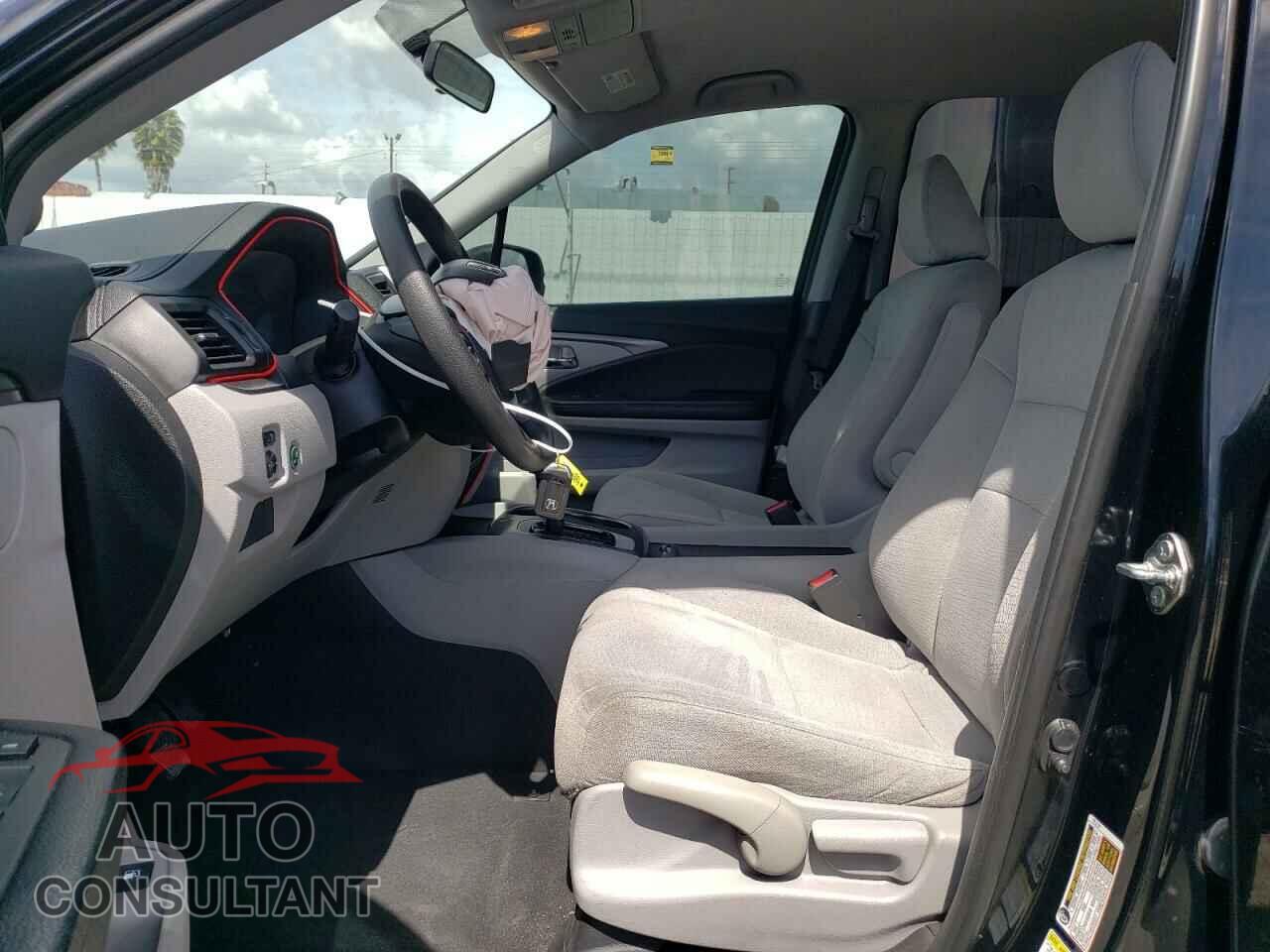 HONDA PILOT 2016 - 5FNYF5H17GB040194
