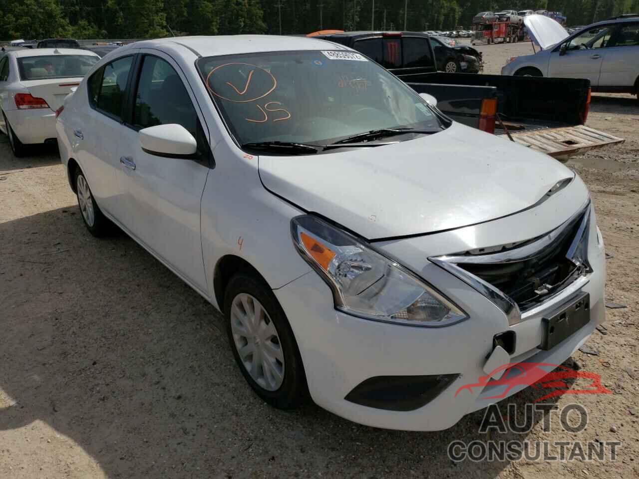 NISSAN VERSA 2018 - 3N1CN7AP6JK396029