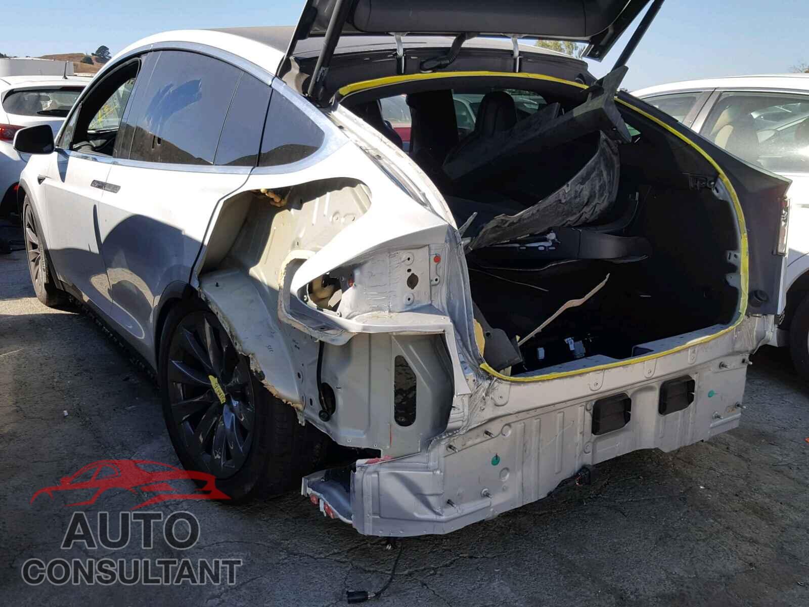 TESLA MODEL X 2017 - 5YJXCBE24HF051252