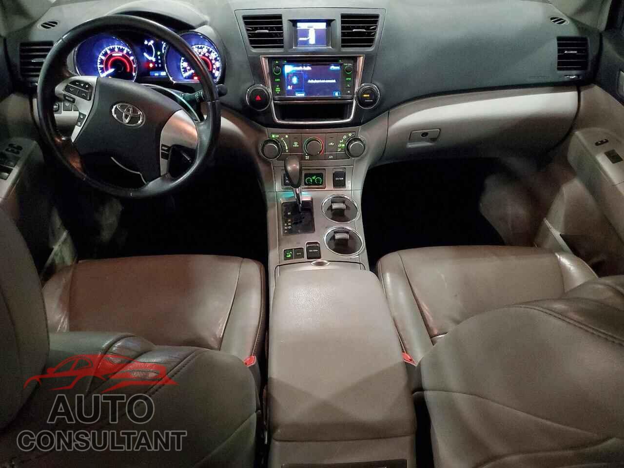 TOYOTA HIGHLANDER 2013 - 5TDBK3EH8DS267019