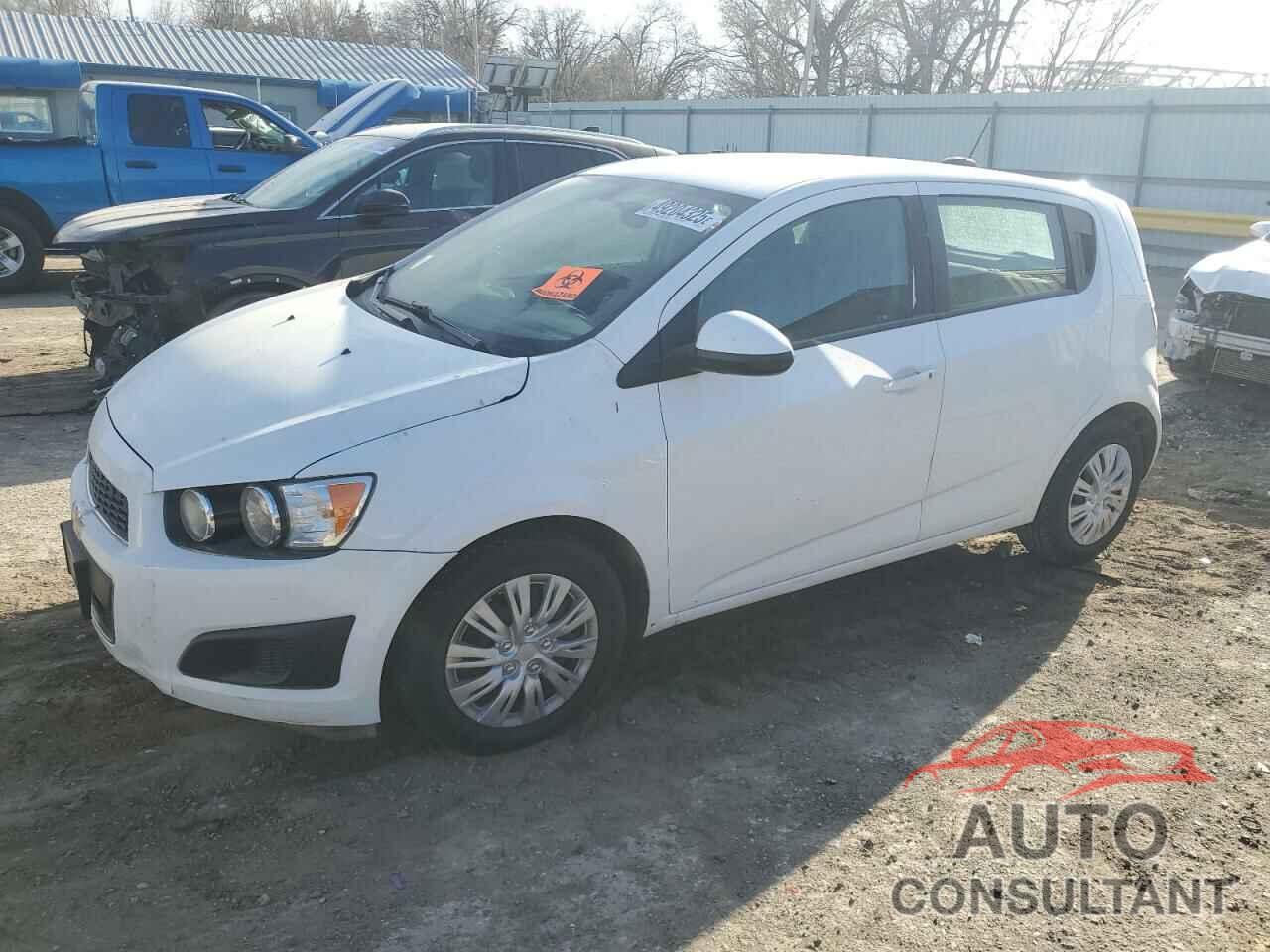 CHEVROLET SONIC 2016 - 1G1JA6SH7G4181682
