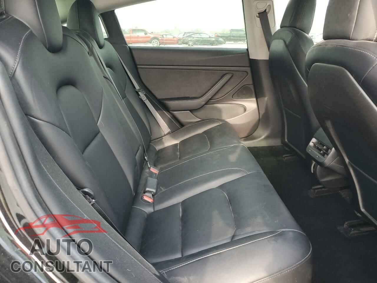 TESLA MODEL 3 2019 - 5YJ3E1EA7KF296824