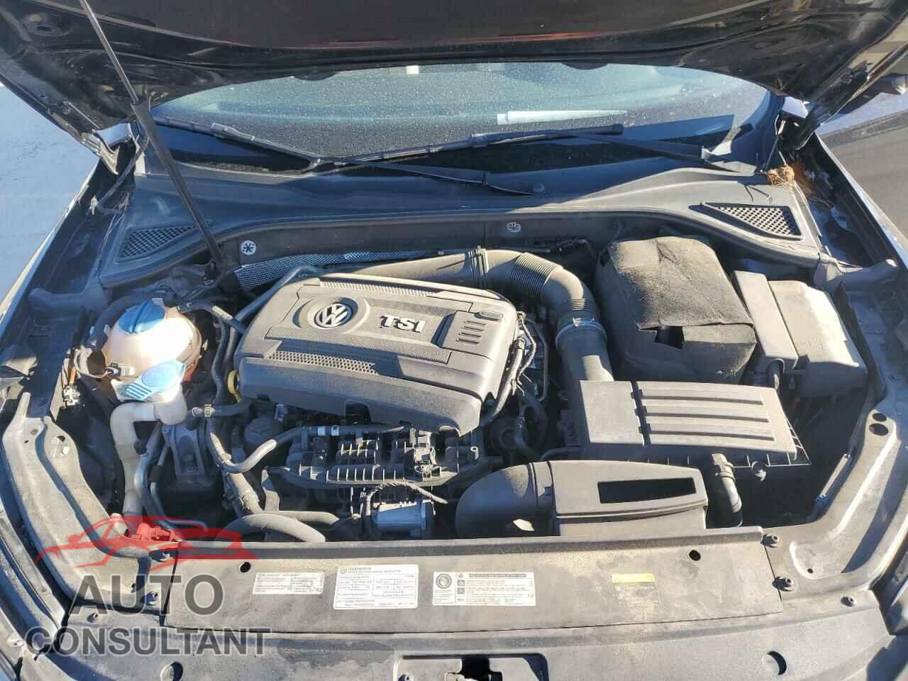 VOLKSWAGEN PASSAT 2017 - 1VWAT7A35HC005604