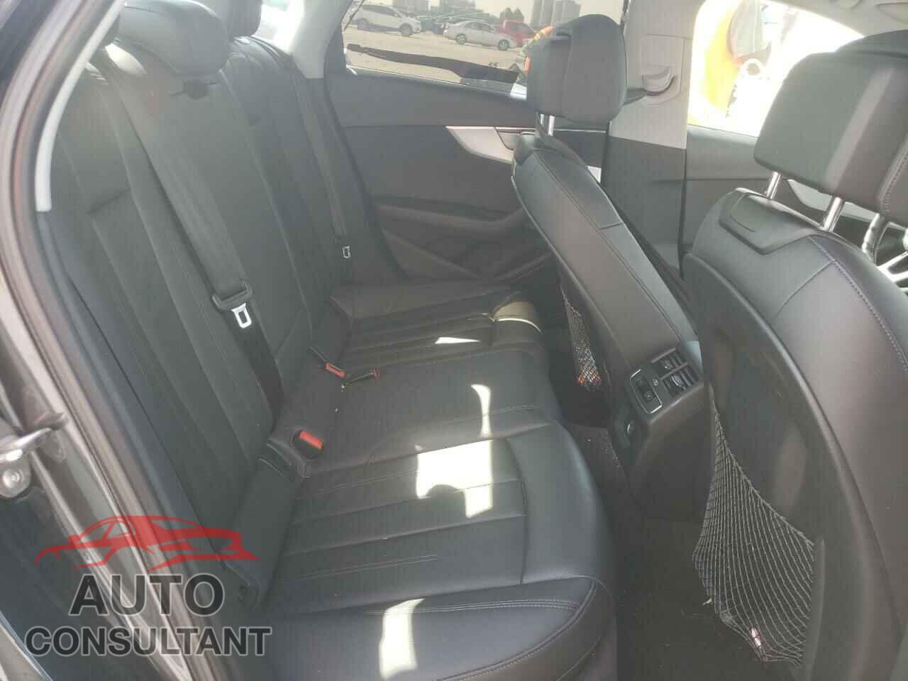 AUDI A4 2018 - WAUKMAF42JA229558