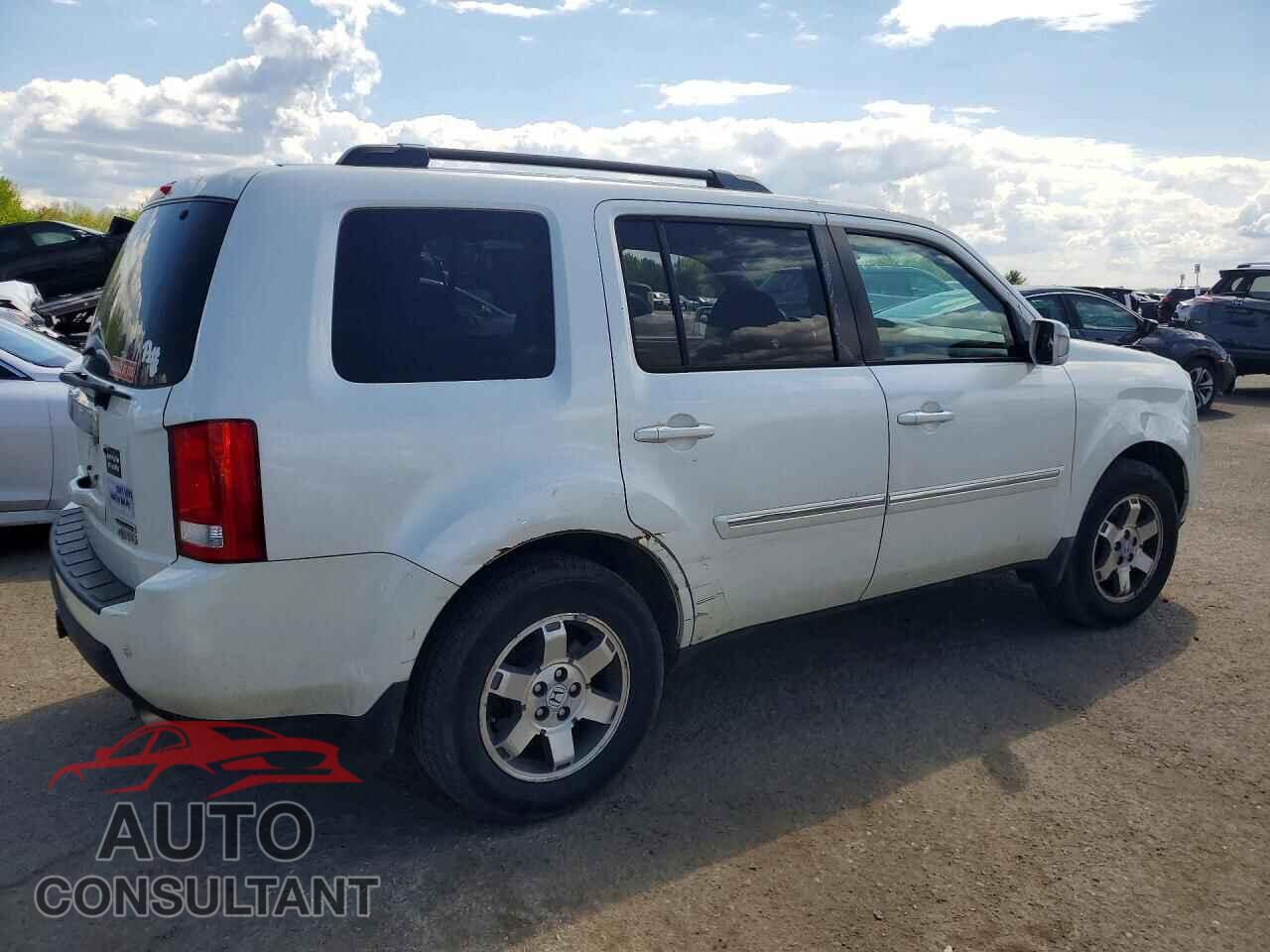HONDA PILOT 2011 - 5FNYF4H92BB020637
