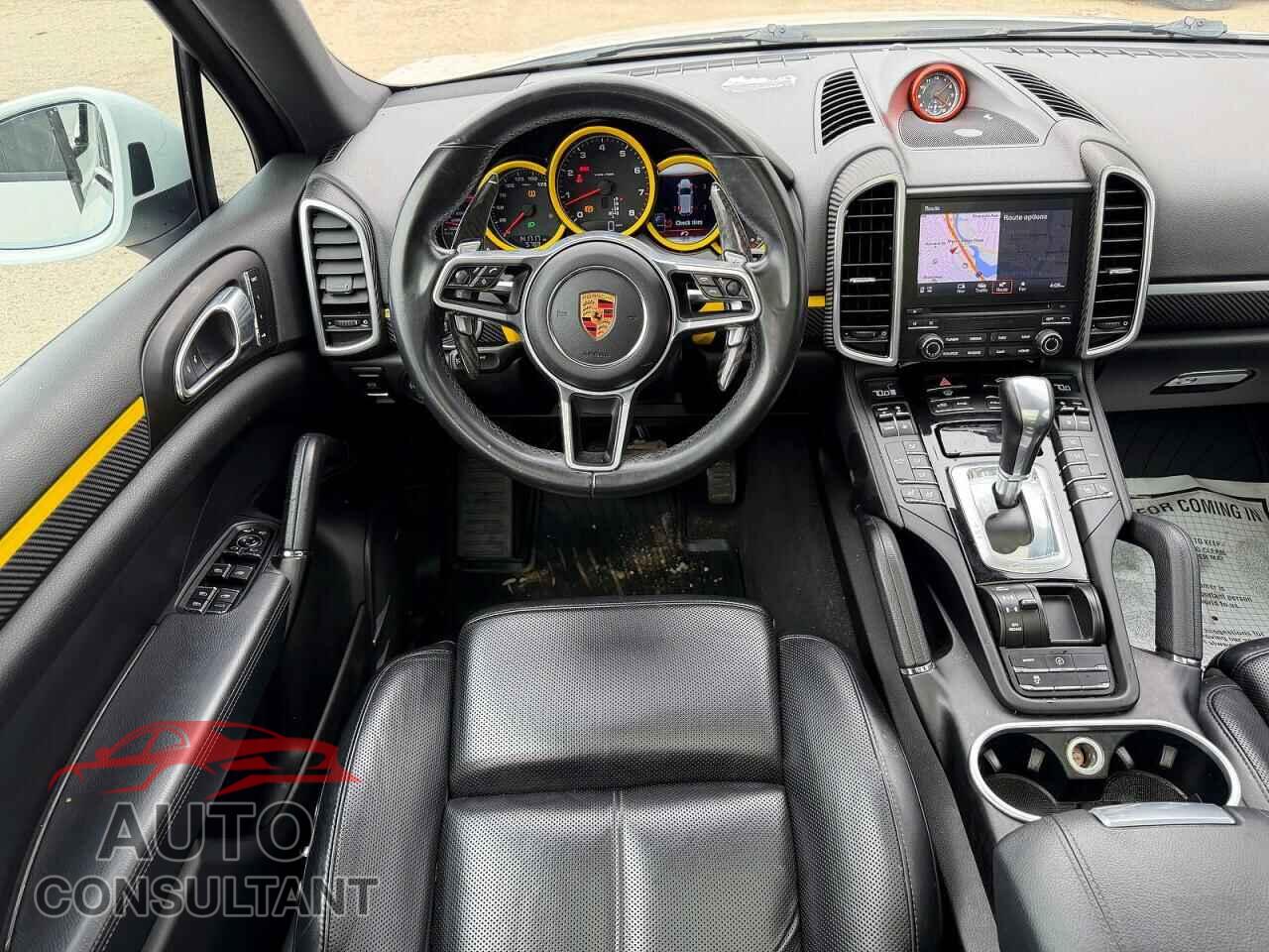 PORSCHE CAYENNE 2018 - WP1AA2A21JKA02261