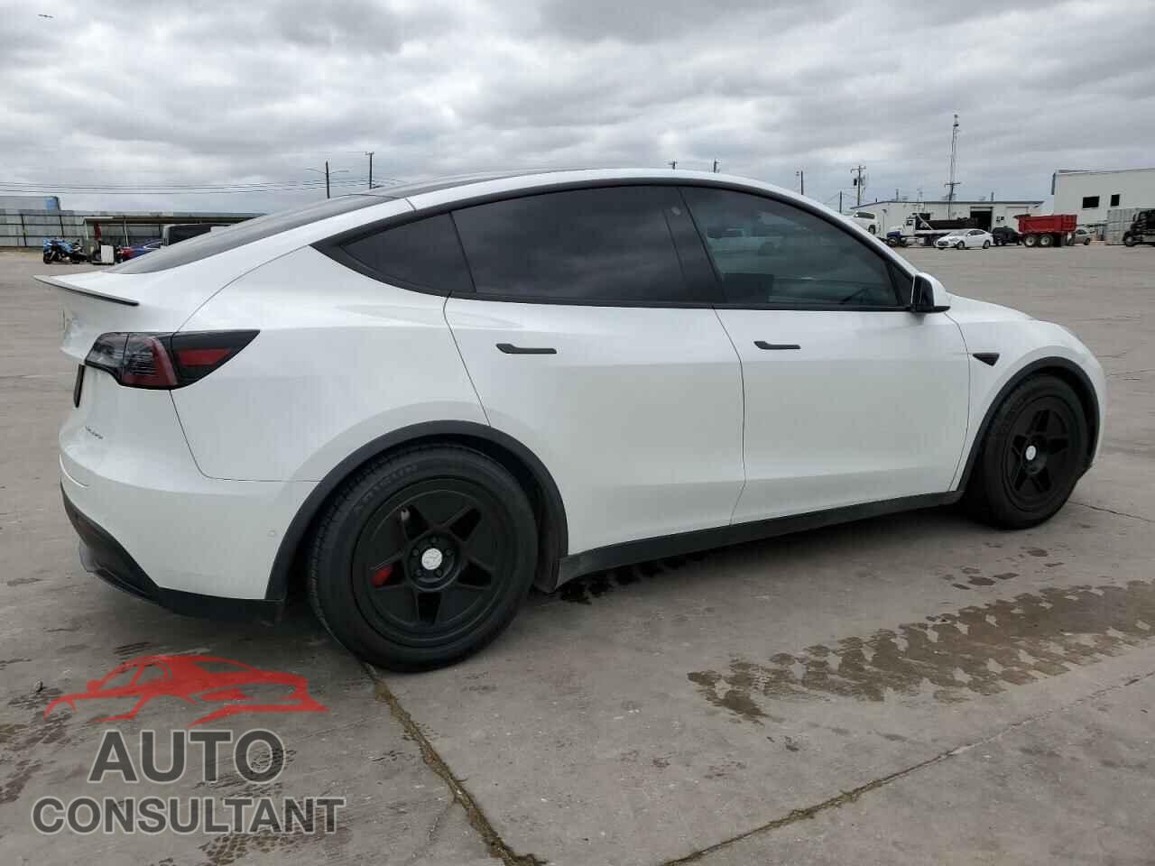 TESLA MODEL Y 2020 - 5YJYGDEF1LF028043