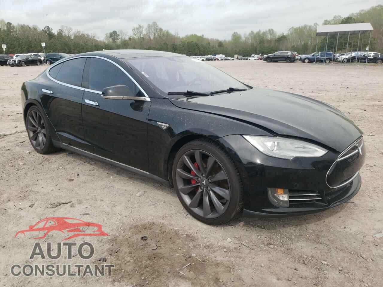 TESLA MODEL S 2015 - 5YJSA1E12FF118302