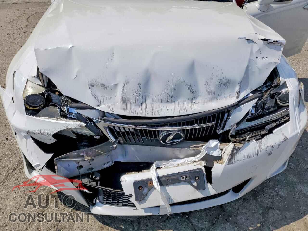 LEXUS IS 2011 - JTHCF5C25B5049222