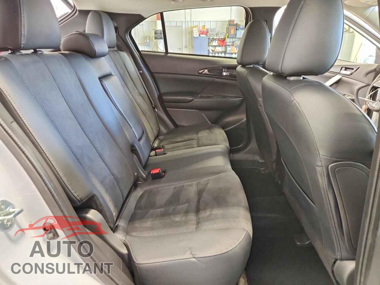 MITSUBISHI ECLIPSE 2025 - JA4ATWAA6SZ045975